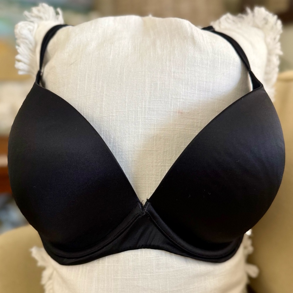 Victoria's Secret  seamless black lightly padded bra 34A; adjustable Straps